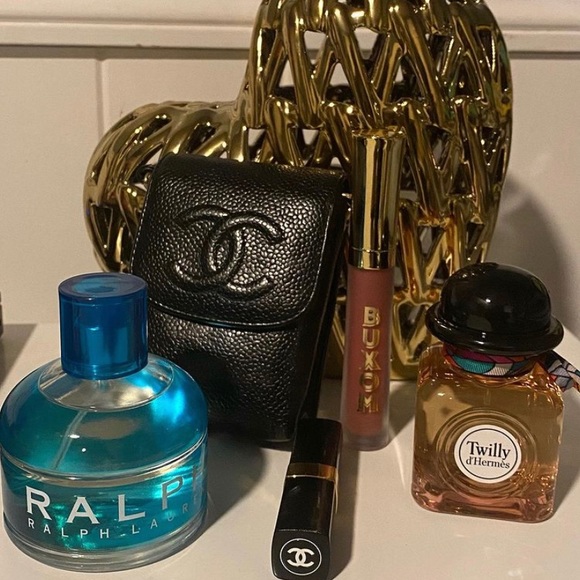 Chanel Timeless Mini Pouch Camera Bag - Picture 3 of 8